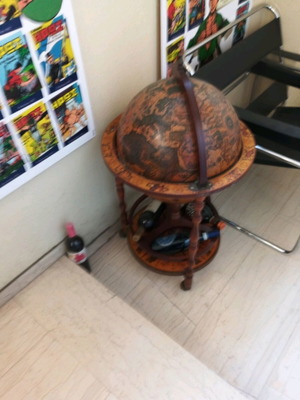 Bar furniture globe bar like new, solid eucalyptus wood