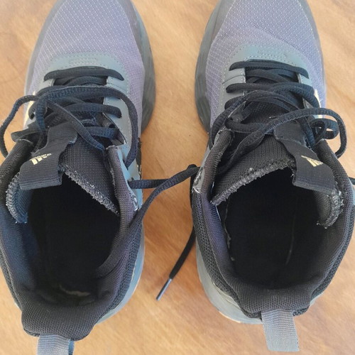 Adidas men's athletic shoes size 40 like new, gray and gold