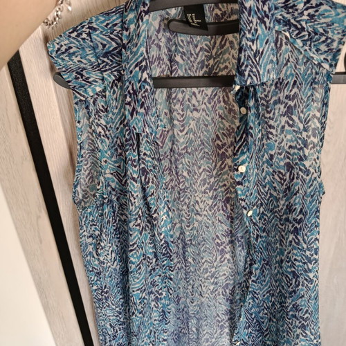 H&M sleeveless sheer shirt multicolor, like new