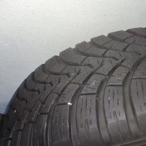 Snow tires used 205/60/16 with steel rims Toyota Avensis