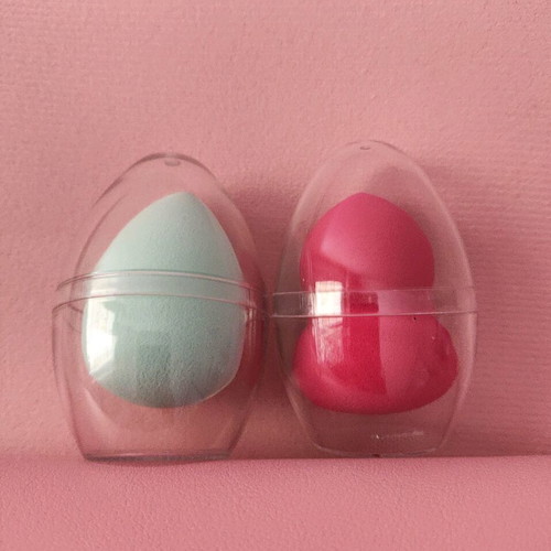 Makeup sponges new, set of 2 with case