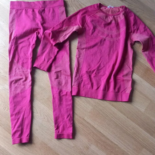 Ski suit 8-10 years like new, jacket, salopettes, thermals, hat