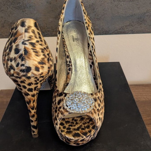 AfterShock London Stiletto peep toe shoes, satin leopard print