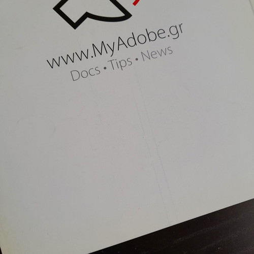 Adobe Magazine 18 like new with CD