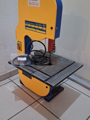 Πριονοκορδέλα 300 watt μεταχειρισμένη, 100% λειτουργική με επιπλέον λάστιχο