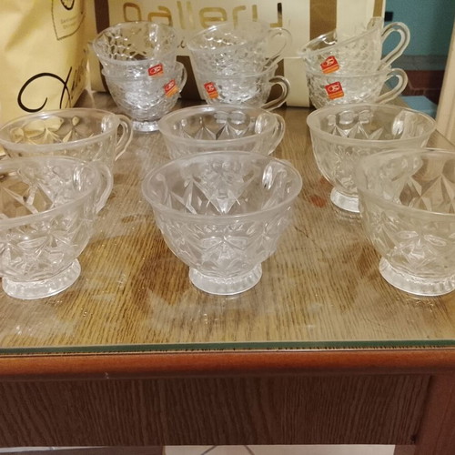 Large cups pack of 12 used, diameter 9cm height 7cm
