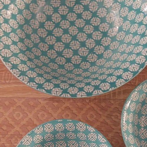 Set of 6 Bowls with Two Salad Bowls Turquoise Geometric Design like new