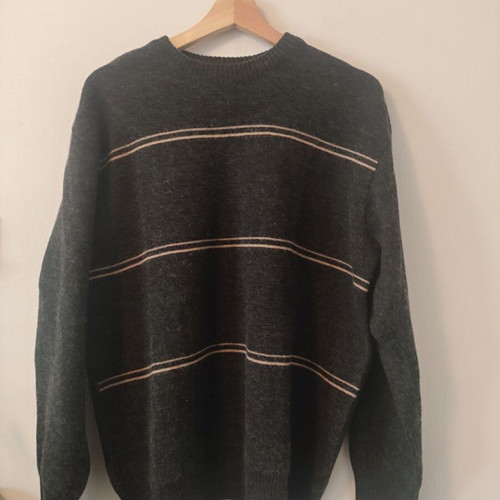 Vunic men's dark gray wool blend sweater like new, size L