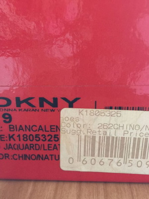 Πέδιλα DKNY σαν καινούργια, μπεζ και άσπρα, μέγεθος 39