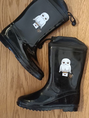 Harry Potter Hedwig Rain Boots like new, size 35, black