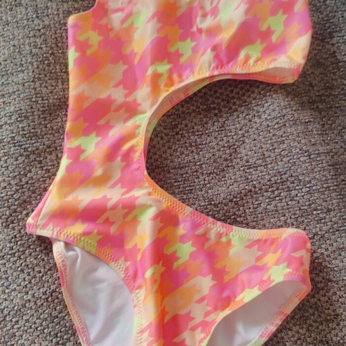 Tortue children's swimsuit size 6, like new, multicolor