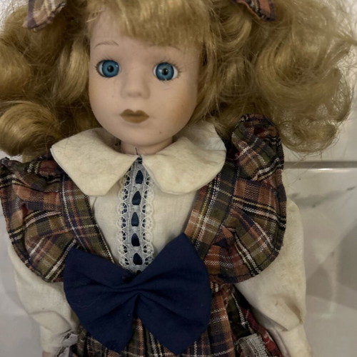 Porcelain doll Germany like new from Leonardo collection