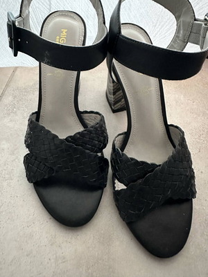 Migato women's sandals used, size 38, black