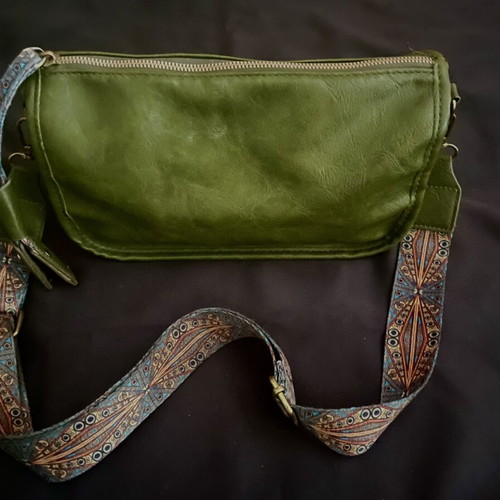 Boho crossbody bag in olive eco leather with adjustable strap