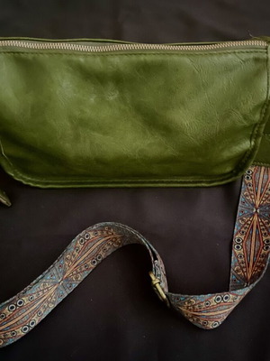 Boho crossbody bag in olive eco leather with adjustable strap