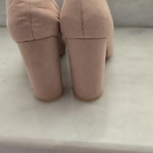 Migato nude pink pumps with pointed toe and high heel like new