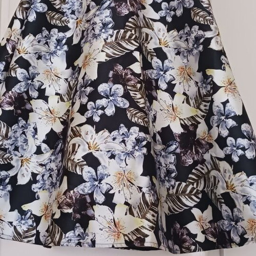 Floral high-waisted skirt like new, multicolor, knee-length