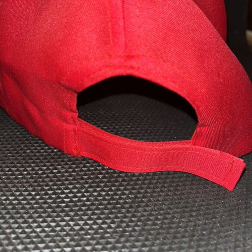 Hat souvenir from Canada like new, red