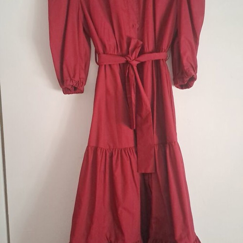 Chaton dress like new, burgundy, medium size with elastic waist