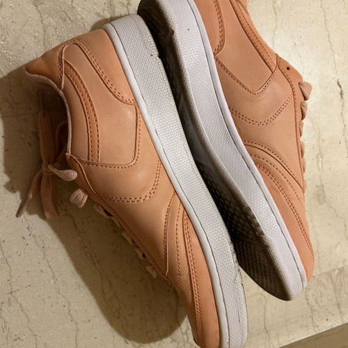 Women's athletic shoes used, size 39, pink coral tone
