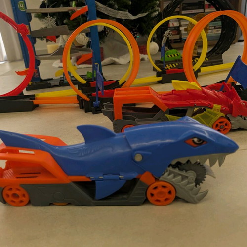 Hot Wheels set of 5 like new