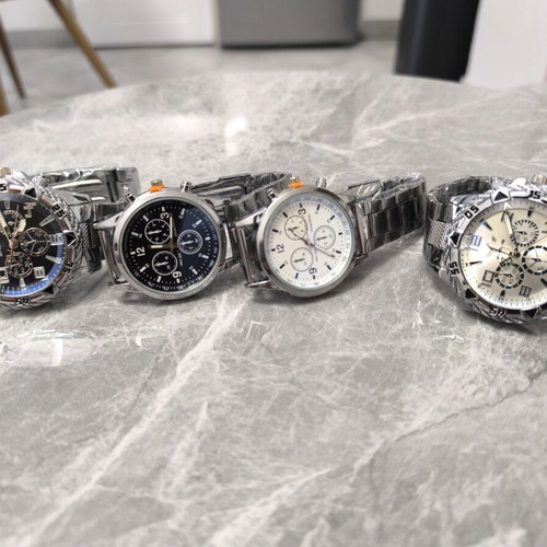 Set of 4 men's silver wristwatches, new
