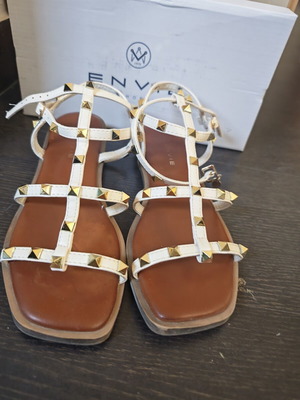Envie Shoes sandals size 39, like new, white