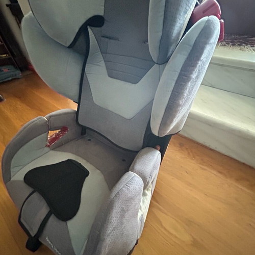 Recaro child car seat used without harnesses