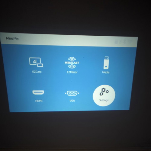 Philips NeoPix Easy Play NPX443 projector used