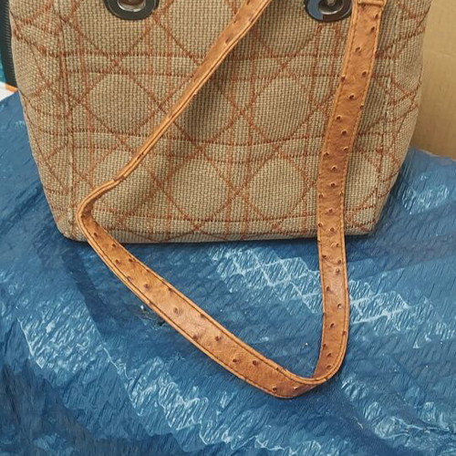 Women's beige handbag like new