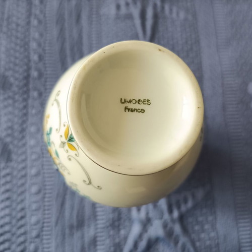 Limoges small vase from French porcelain like new, height 13 cm
