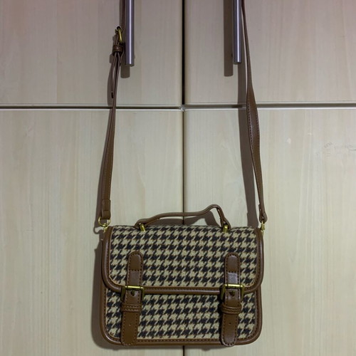 Attrattivo shoulder bag like new, beige and brown