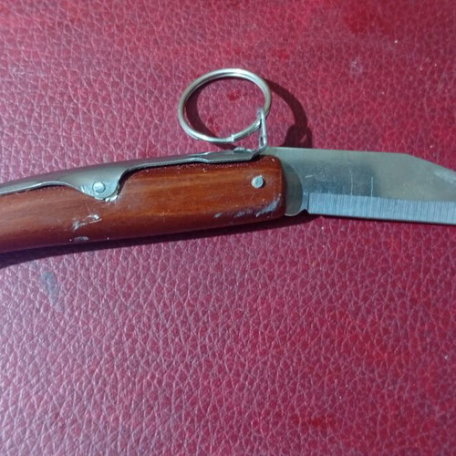 Okari folding knife with keychain