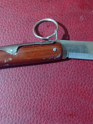 Okari folding knife with keychain