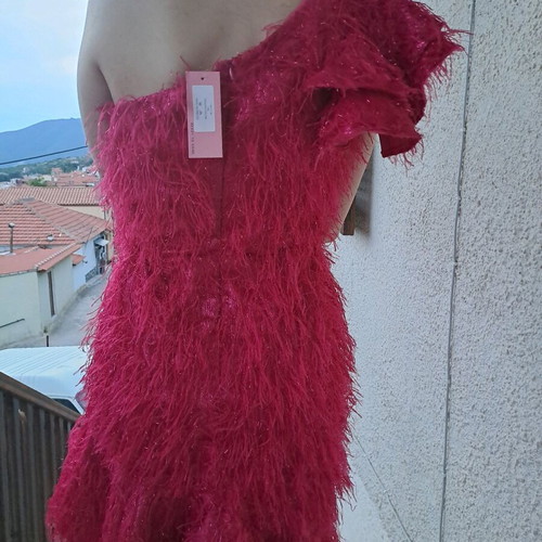 Women's dress new with one shoulder, size large, fuchsia