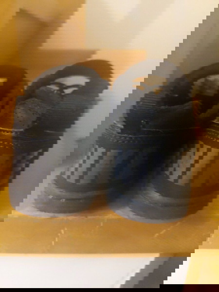 Νίκε παιδικά μαύρα και Kickers