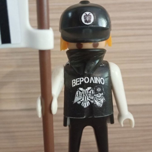Playmobil fan figure PAOK with team flag like new