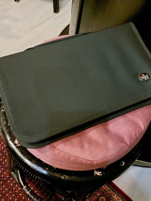 Fabric CD/DVD case like new for 48 discs in black color
