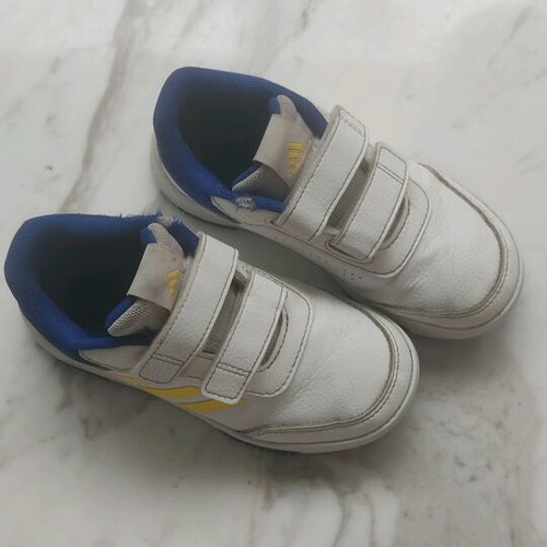 Adidas Tensaur kids sneakers white with scratches used, size 30