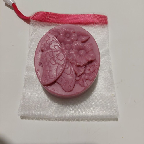 Gift set of 2 handmade soaps with bath pouch and natural ingredients