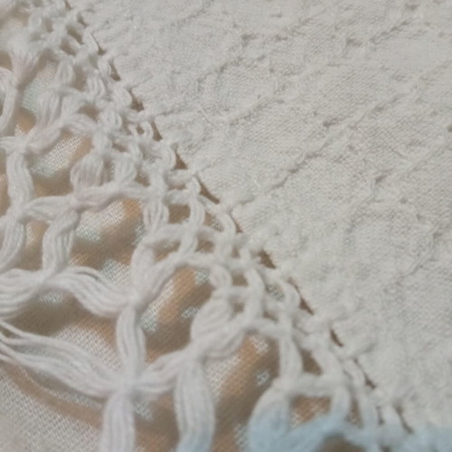 Handmade embroidered vintage table runner 1987 like new