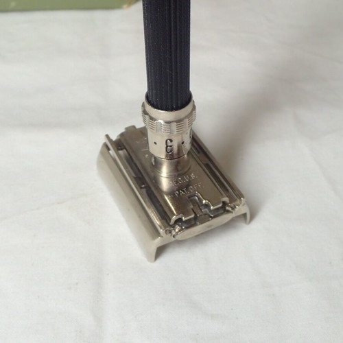 Gillette Super Adjustable 109 Black Beauty Safety Razor like new