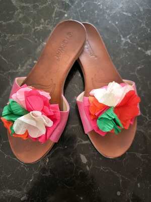 Topway floral sandals like new, leather, size 39, red multicolor