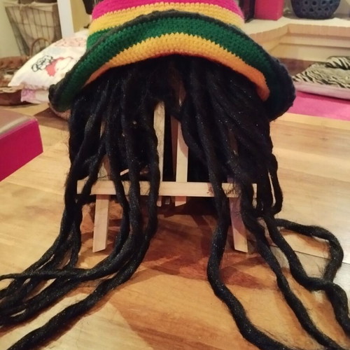 Reggae Bob Marley hat and wig set like new, carnival