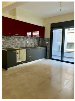 Διαμέρισμα 1ου ορόφου 45τμ στους Αμπελόκηπους με πόρτα ασφαλείας και βεράντα