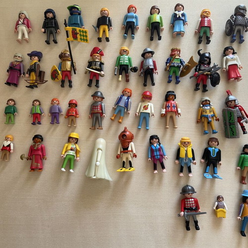Playmobil lot used with 40 figures, 45+ animals and accessories