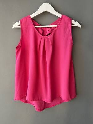 Pink top M/L size