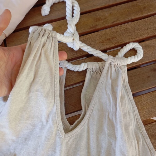 Crop blouse like new, size M, white and beige
