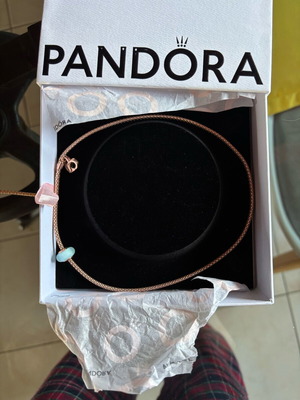 колие Pandora с син камък