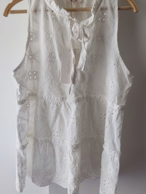 Regalinas sleeveless blouse with broderie new, size M, white